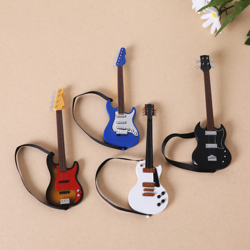 Musical Instrument Photo - Instruments de musique de poupée échelle
